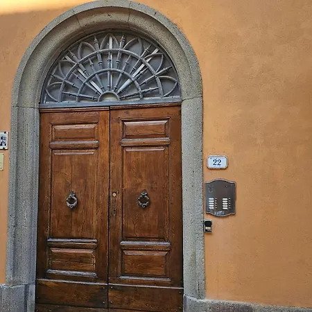 La Casa Del Corso بيت ضيافة *